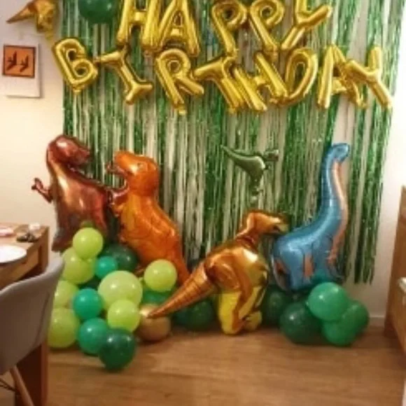 BNWOT 97pcs Dinosaur Birthday Party Balloons Arch Garland